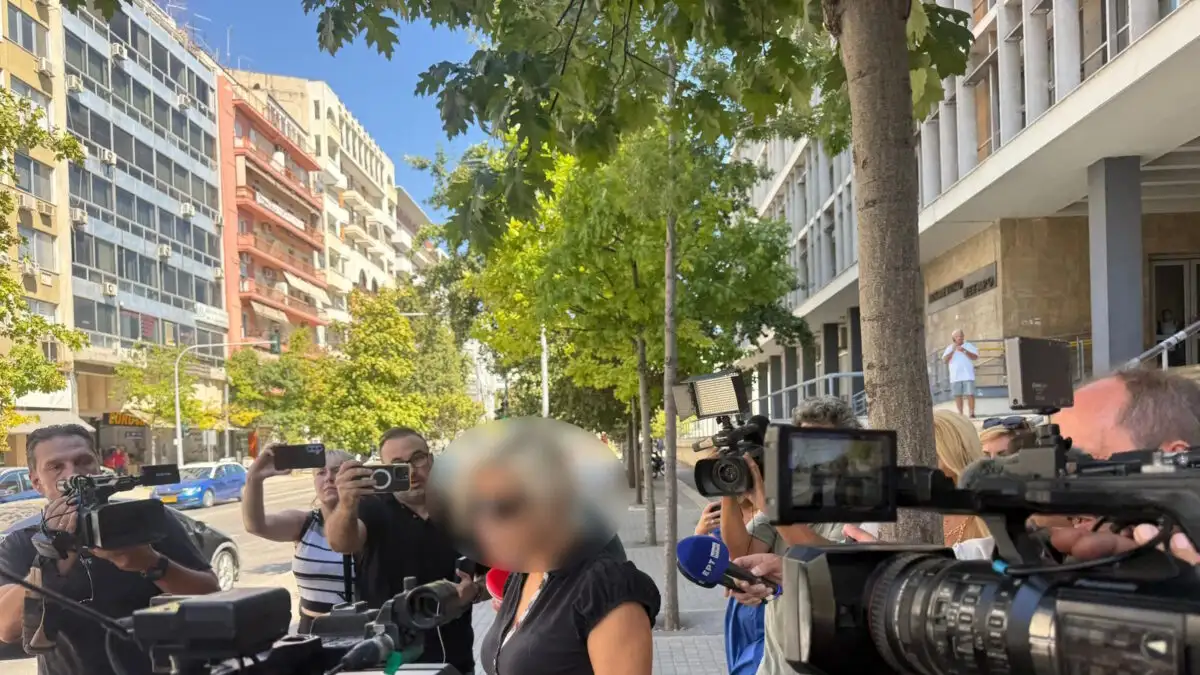 Θέρμη: Ελεύθερη με περιοριστικούς όρους η 45χρονη οδηγός της Porsche