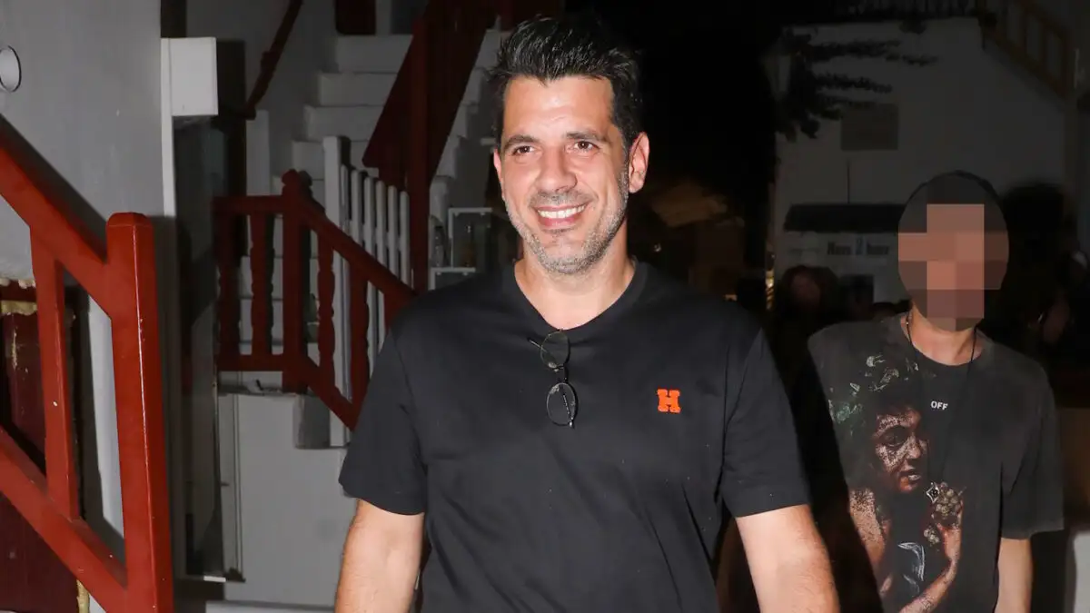 Θοδωρής Φέρρης: «Ο κόσμος αγαπάει τα τραγούδια μου, μου λένε για τη φωνή μου, οριακά δεν μπορώ να το πιστέψω»