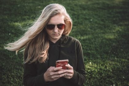 Μήπως είσαι σε μια parasocial σχέση και δεν το ξέρεις;