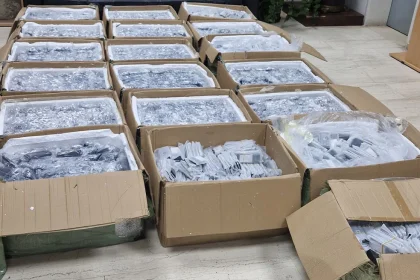 Mε 12.500 κινητά συνελήφθη 62χρονος Τούρκος στη Χίο - Οι πληροφορίες της ΕΥΠ για εμπλοκή του στο οργανωμένο έγκλημα