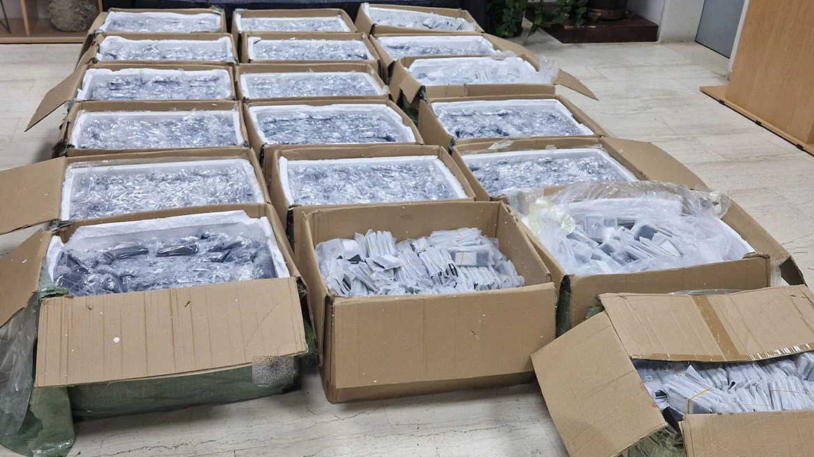 Mε 12.500 κινητά συνελήφθη 62χρονος Τούρκος στη Χίο - Οι πληροφορίες της ΕΥΠ για εμπλοκή του στο οργανωμένο έγκλημα