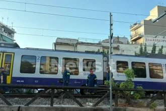Τραγωδία στο κέντρο της Αθήνας: Νεκρός πεζός που παρασύρθηκε από τρένο