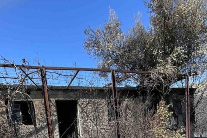 Περιοδεία στελεχών του ΠΑΣΟΚ στις καμμένες περιοχές της Αιγιάλειας