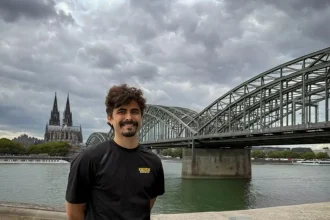 Βαρδής Βαρδινογιάννης: Από gamer σε δημιουργό του Couch Heroes