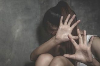 Την τρομοκρατούσε ο πρώην σύντροφός της για 12 χρόνια