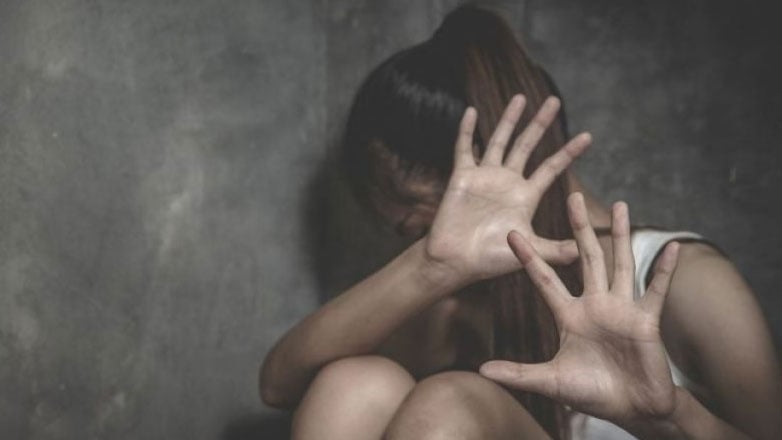 Την τρομοκρατούσε ο πρώην σύντροφός της για 12 χρόνια