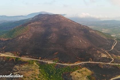 Βόνιτσα: Οι τεράστιες «πληγές» που άφησε η πυρκαγιά - Εικόνες από drone