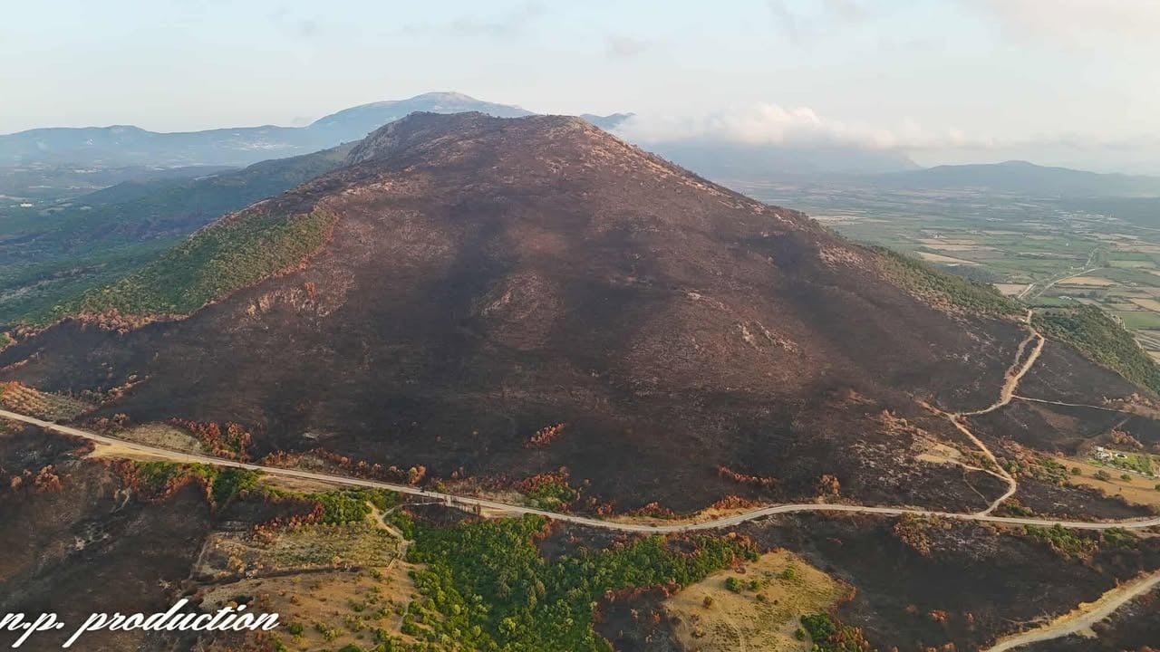 Βόνιτσα: Οι τεράστιες «πληγές» που άφησε η πυρκαγιά - Εικόνες από drone