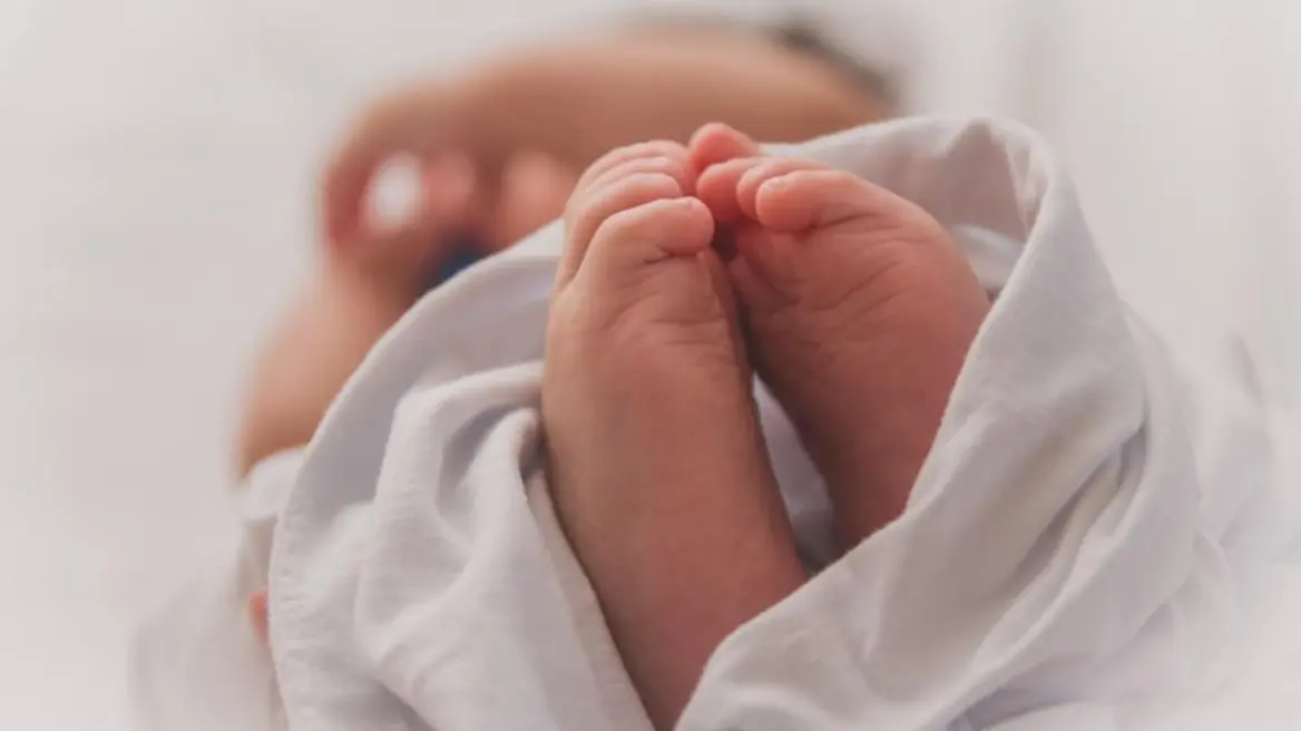 Κρήτη: Ελεύθεροι οι γονείς για το θάνατο του 2,5 μηνών βρέφους - Το πλάκωσαν την ώρα που κοιμόντουσαν