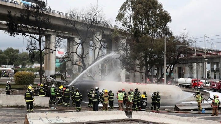 Τέσσερις νεκροί και 90 τραυματίες από την έκρηξη βυτιοφόρου στο Μεξικό