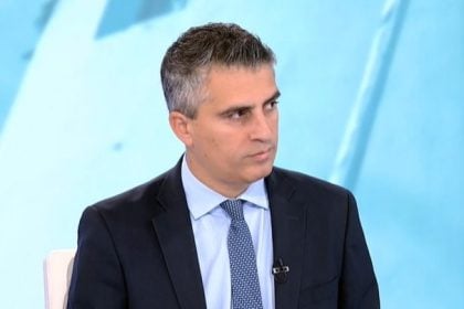 Δήμας: Οι ελεγκτές εναέριας κυκλοφορίας παίρνουν ακόμη και πάνω από €120.000 ετησίως - Τα αιτήματά τους και οι καθυστερήσεις στο «Ελ. Βενιζέλος»