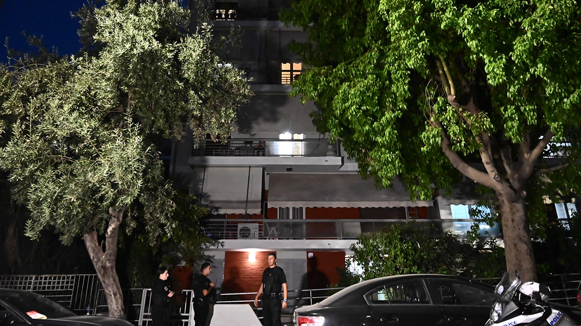Νέος Κόσμος: Ζευγάρι βρέθηκε νεκρό σε διαμέρισμα - Δίπλα τους βρέθηκε όπλο