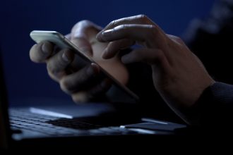 «Μαμά, βοήθησέ με»: Οι τηλεφωνικές απάτες με σενάρια-σοκ που ρήμαξαν οικογένειες - Πως οι επιτήδειοι προσπάθησαν να αρπάξουν σχεδόν 1 εκατ. ευρώ