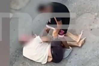 Αποτροπιασμός: Ανήλικος γρονθοκόπησε 60χρονο σε δημόσιο χώρο στο Ηράκλειο - Σοκαριστικό ΒΙΝΤΕΟ