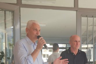 Φωκίων Ζαΐμης: «Στηρίζοντας την εκπαίδευση, στηρίζουμε κάθε γονέα που θέλει τοκαλύτερο για το παιδί του» - Κοντά και στους μαθητές των ΕΠΑΛ