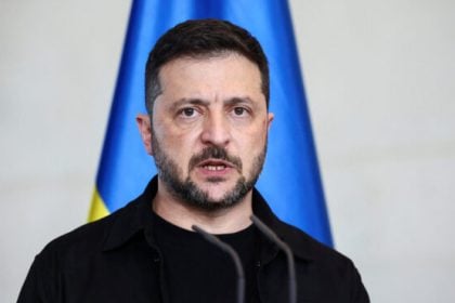 Κρεμλίνο κατά Ζελένσκι: «Προσπαθεί να δείξει στους Ευρωπαίους ότι είναι πολύ γενναίος στρατιώτης»