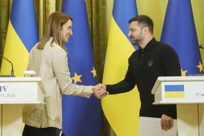 Oι ΗΠΑ ενέκριναν τα πρώτα πακέτα στρατιωτικής βοήθειας για την Ουκρανία