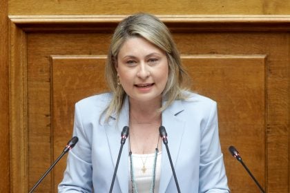 Χριστίνα Αλεξοπούλου: Παρέμβαση για μόνιμο ιατρό, ασθενοφόρο και απινιδωτές στα Τριπόταμα Καλαβρύτων