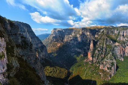  Νεκρή στη χαράδρα του Βίκου η Ολλανδή τουρίστρια που είχε εξαφανιστεί