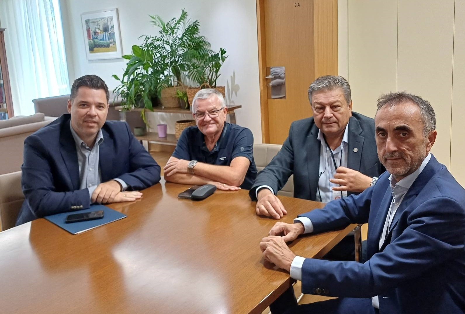 Συνάντηση του Επιμελητηρίου Αχαΐας με τον Υφυπουργό παρά τω Πρωθυπουργώ Θανάση Κοντογεώργη για το Τοπικό Σχέδιο Ανάπτυξης
