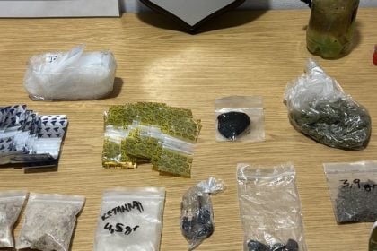 Πάτρα: Έπιασαν 28χρονο στο λιμάνι με κοκτέιλ ναρκωτικών - Μετέφερε MDMA, κάνναβη, κεταμίνη, ecstasy, LSD και παραισθησιογόνα μανιτάρια