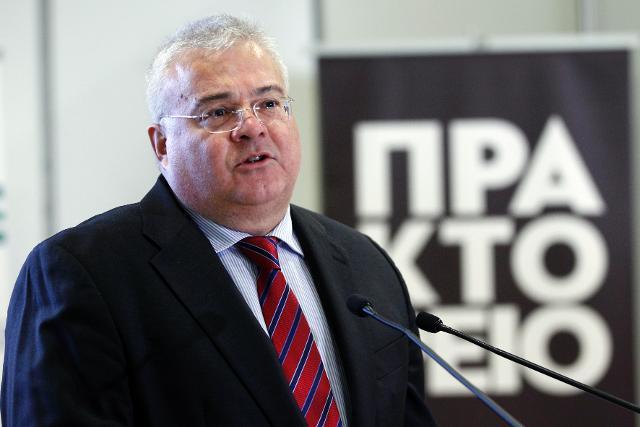 «Κόκκινο χαλί» στην …αλαζονεία