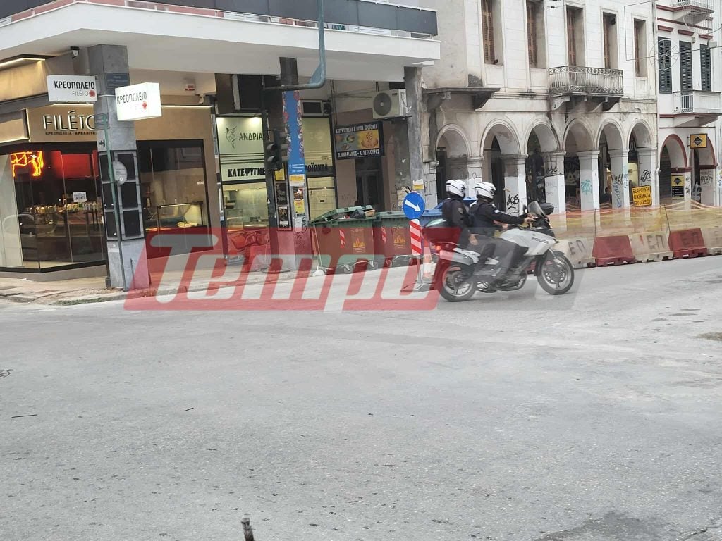 Πάτρα: Παραμένει "τυφλή" για 5η ημέρα κεντρική διασταύρωση - Μεγάλος κίνδυνος ατυχήματος από τα χαλασμένα φανάρια ΦΩΤΟ
