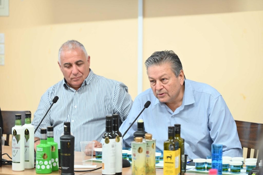 Κοσμοσυρροή στο σεμινάριο που διοργάνωσε το Επιμελητήριο Αχαΐας, στο Αίγιο, για το ελαιόλαδο