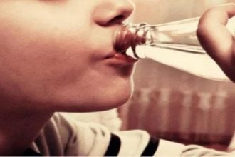 Δυτ. Ελλάδα: 16χρονος μεταφέρθηκε στο νοσοκομείο μετά από κατανάλωση αλκοόλ - Οι αστυνομικοί ψάχνουν τον ιδιοκτήτη του καταστήματος