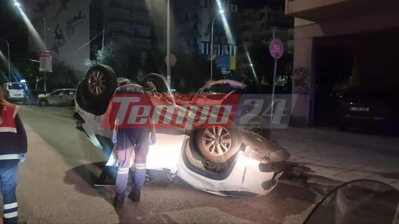 Άγιο είχε οδηγός που τούμπαρε με τον ΙΧ στο κέντρο της Πάτρας, τα ξημερώματα ΦΩΤΟ