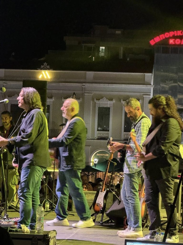 “Βούλιαξε” η Πλατεία Γεωργίου για Κότσιρα – Πορτοκάλογλου στο welcome to up του Πανεπιστημίου Πατρών ΦΩΤΟ