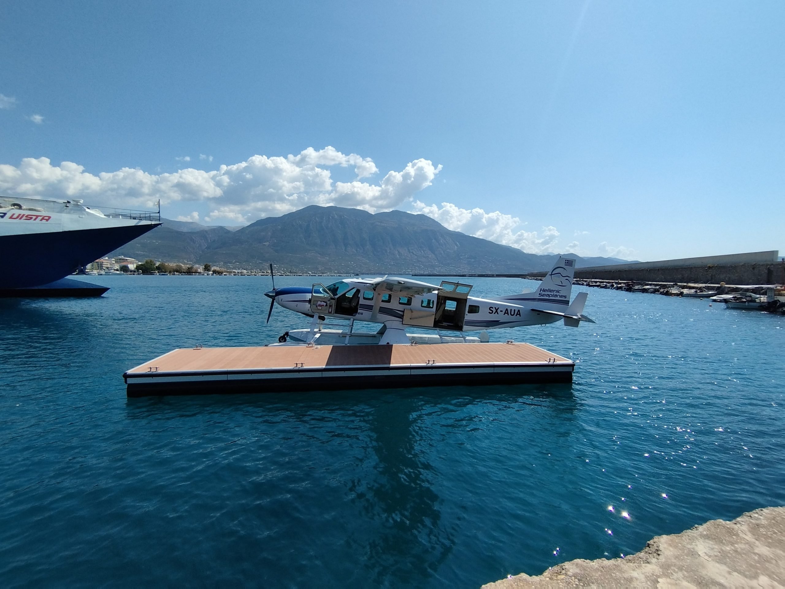 Ξεκινούν πτήσεις τα υδροπλάνα από την Κυλλήνη