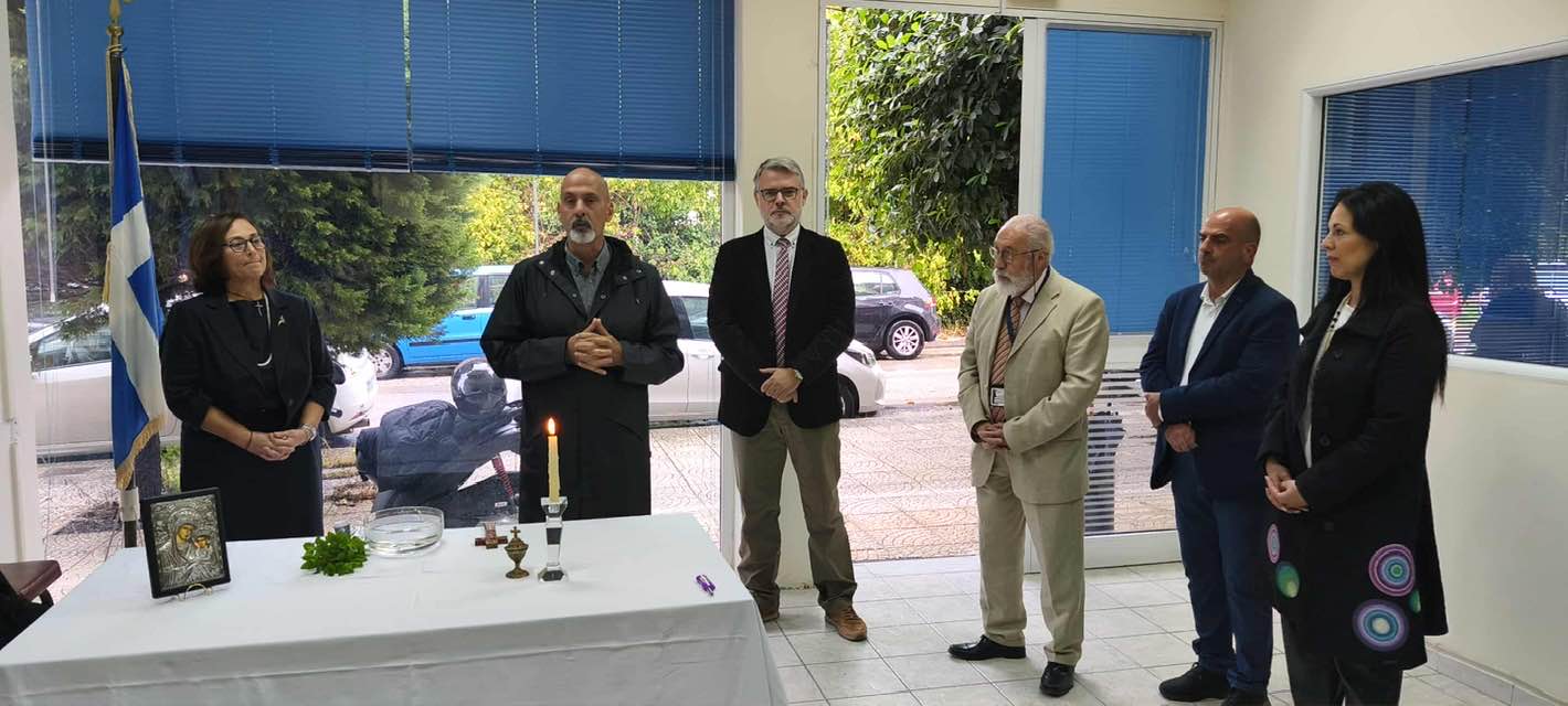 Κοντά στους αυριανούς νοσηλευτές ο Χαράλαμπος Μπονάνος