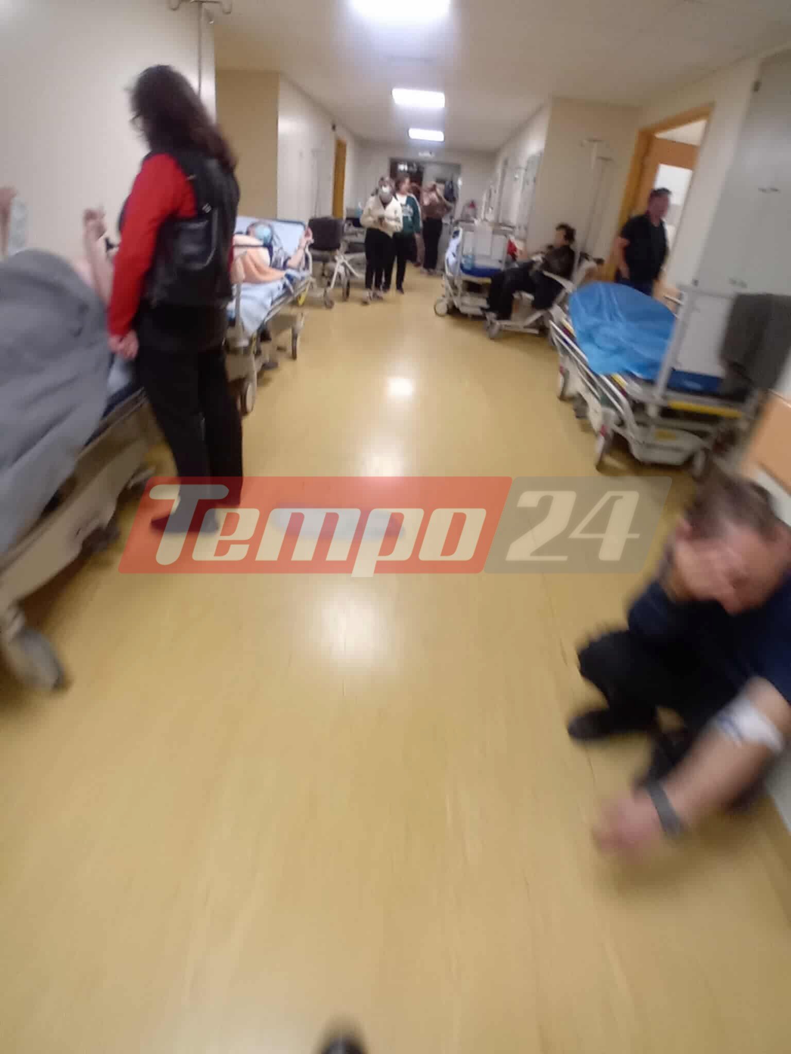 Νοσοκομείο "Αγ. Ανδρέας": Χαμός σε μια ακόμη εφημερία - Στους διαδρόμους "την εβγάλαν" ασθενείς ΦΩΤΟ