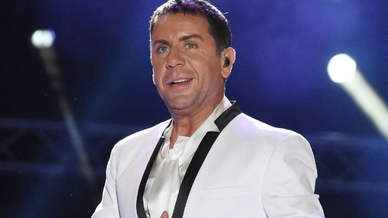 O δικηγόρος του Γιώργου Μαζωνάκη ανακοίνωσε την παραίτηση από την υπεράσπιση του τραγουδιστή