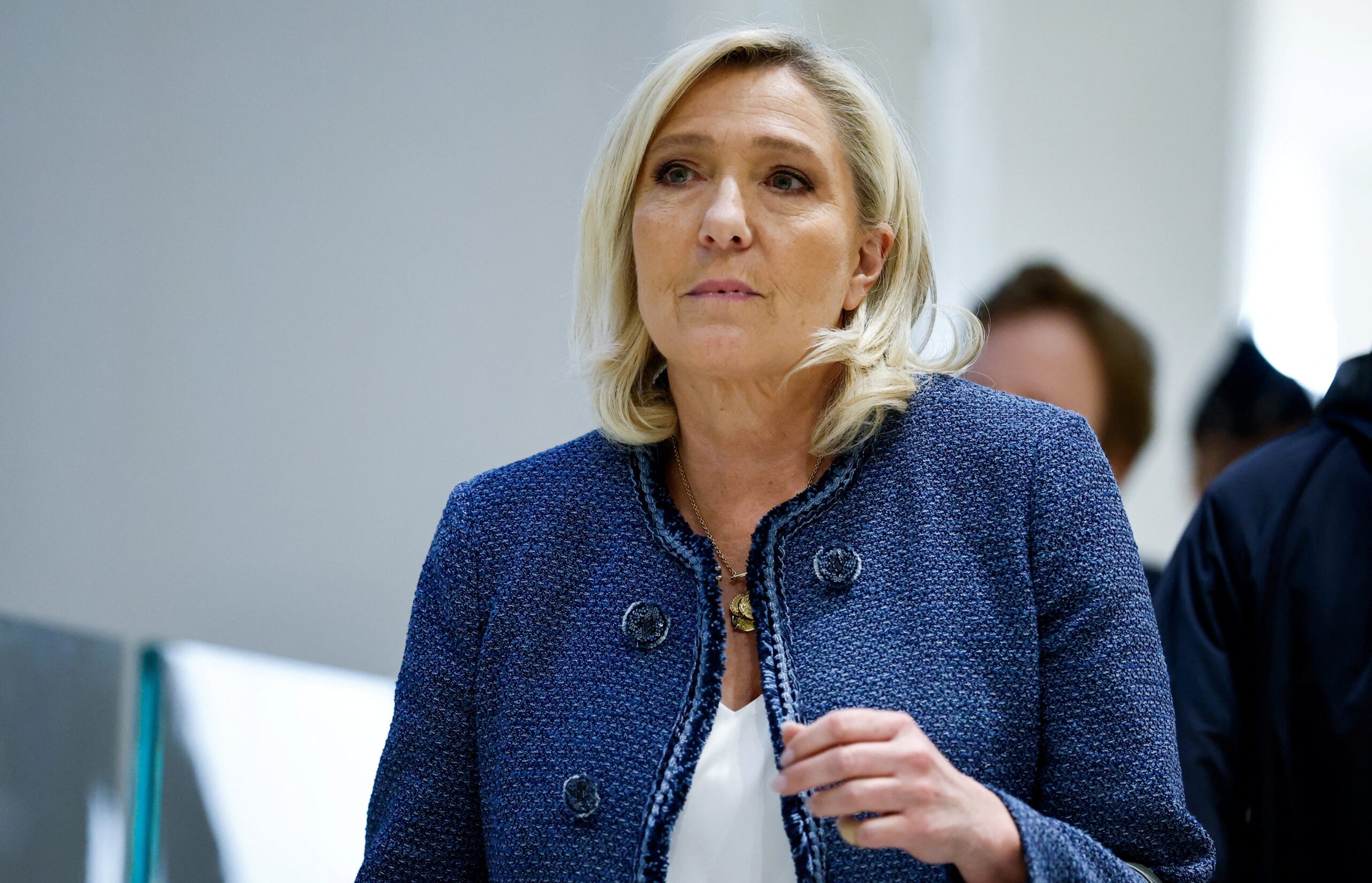 Πολιτική κρίση στη Γαλλία: Νέο κάλεσμα για πρόωρες εκλογές από τη Λεπέν