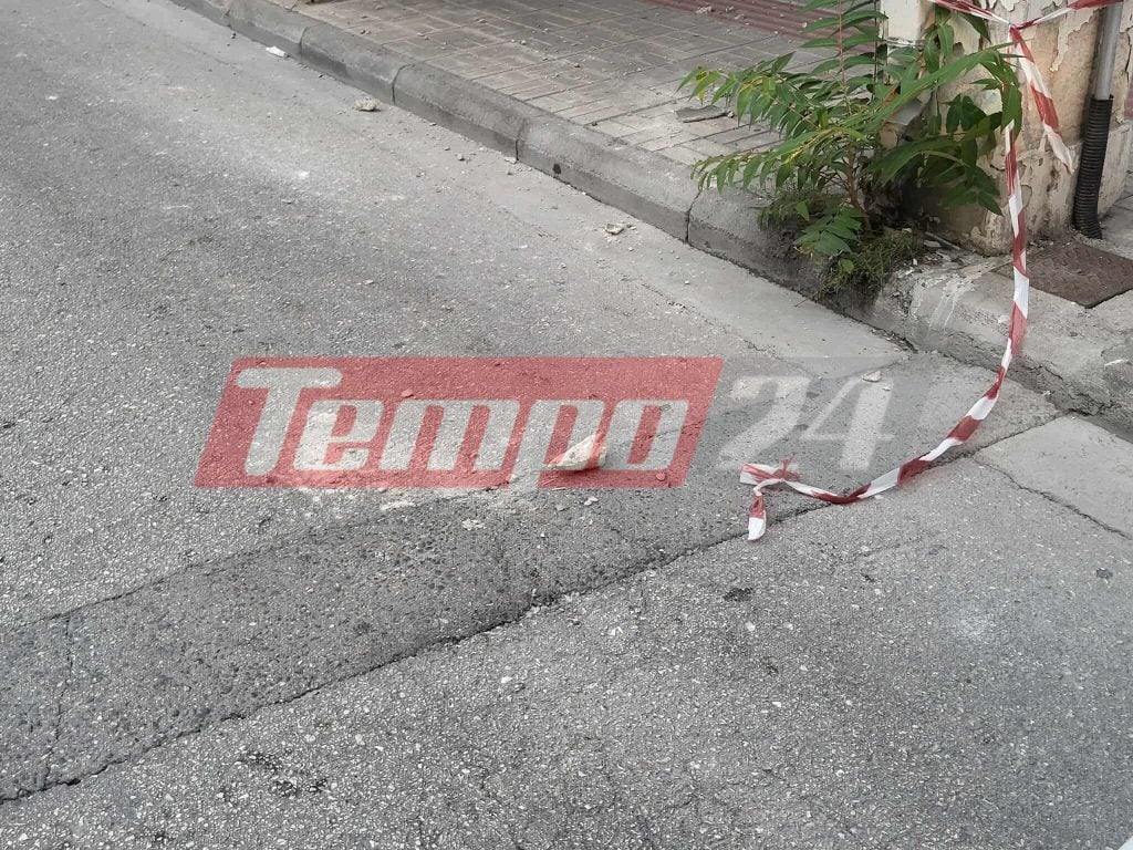 Πάτρα: Σοβάδες έπεσαν δίπλα από σχολείο - Από θαύμα δεν υπήρξε τραυματισμός μαθητή ΦΩΤΟ