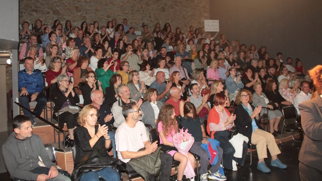 Θεατρική παράσταση από την "Στέγη Πολιτισμού και Παράδοσης Καλαβρυτινών και Φίλων Πάτρας"