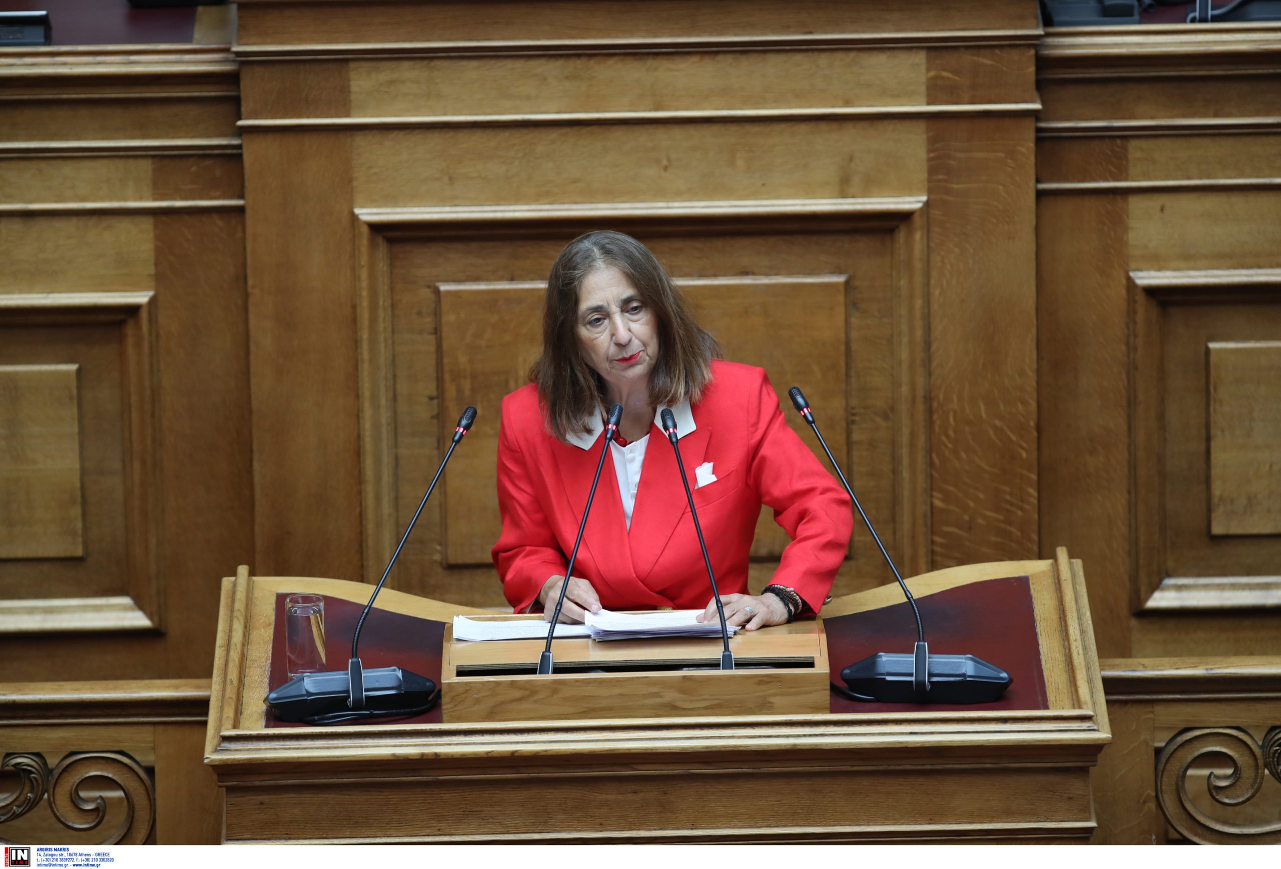 Σοκ στη Βουλή: Διεκόπη η συνεδρίαση γιατί λιποθύμησε η εισηγήτρια της Ελληνικής Λύσης Μαρία Αθανασίου