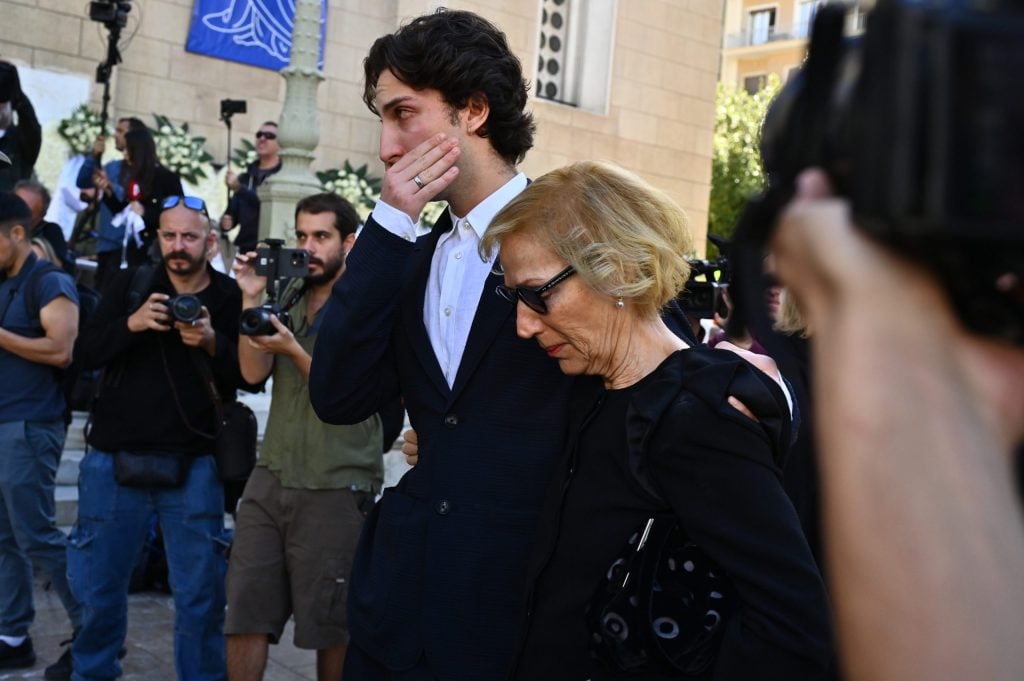Η Ελλάδα αποχαιρέτησε τον Διονύση Σαββόπουλο - Με τη «Συννεφούλα» και χειροκροτήματα το τελευταίο αντίο στον μεγάλο τραγουδοποιό (ΦΩΤΟ & ΒΙΝΤΕΟ)