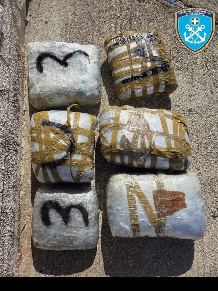 Μεγάλη επιχείρηση στην Ηγουμενίτσα: Κατασχέθηκαν 135,88 κιλά κάνναβη - Συνελήφθη 50χρονος αλλοδαπός - Βυθίστηκε μαζί με ...τα ναρκωτικά - Δείτε ΦΩΤΟ