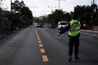 Είχαν ομάδες στα social media με 200.000 μέλη και ενημέρωναν για μπλόκα της Τροχαίας – Δύο συλλήψεις