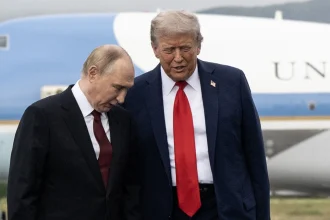 Στον «πάγο» η προετοιμασία της συνάντησης Τραμπ με Πούτιν - Αναβλήθηκε το τετ α τετ των ΥΠΕΞ των δύο χωρών