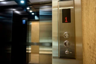 Στις 30 Νοεμβρίου λήγει η διαδικασία απογραφής των ασανσέρ: Μόνο το 10% έχει καταγραφεί - «Συνεργαστείτε για την ασφάλεια σας» λέει ο Θεοδωρικάκος