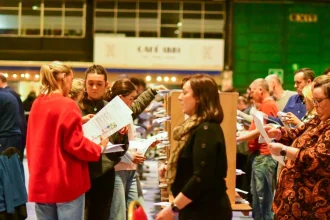 Ιρλανδία: Στις κάλπες σήμερα για την εκλογή προέδρου - Προβάδισμα για την αριστερή υποψήφια Κάθριν Κόνολι