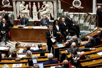 Η γαλλική κυβέρνηση δηλώνει ότι αντιτίθεται στην πρόταση των σοσιαλιστών για τον φόρο πλούτου