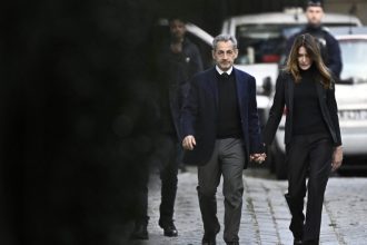 Στη φυλακή ο Νικολά Σαρκοζί – «Νιώθω βαθιά θλίψη για τη Γαλλία»