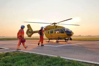 Επιστρέφει στη Βρετανία το τρίχρονο κοριτσάκι που βρέθηκε στην πισίνα χωρίς τις αισθήσεις του στη Ρόδο