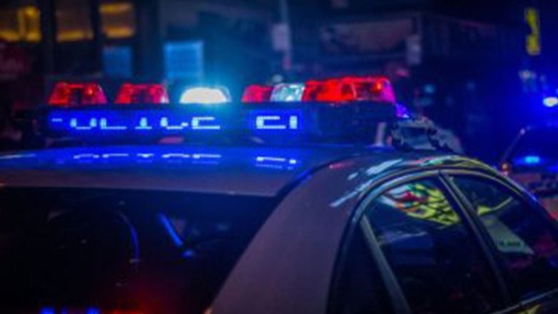 Άνδρας απειλούσε με μαχαίρι την οικογένειά του