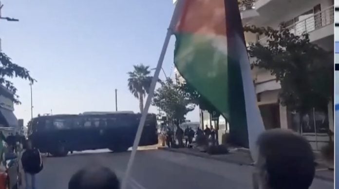 Καλαμάτα: «Θερμή» υποδοχή διαδηλωτών σε κρουαζιερόπλοιο με Ισραηλινούς τουρίστες